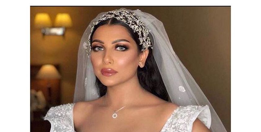 أحد فساتين الزفاف من تصميم سامو هجرس