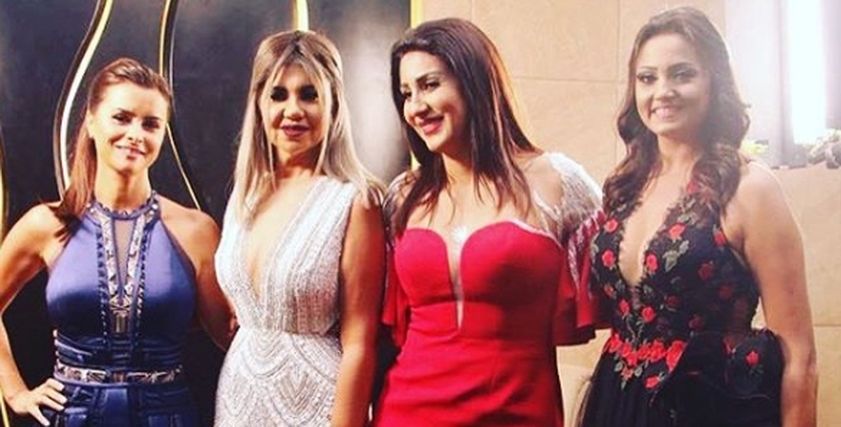 إطلالات الفنانات بمهرجات القنوات الفضائية