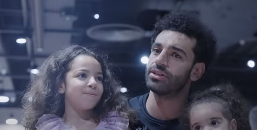 محمد صلاح وابنتيه