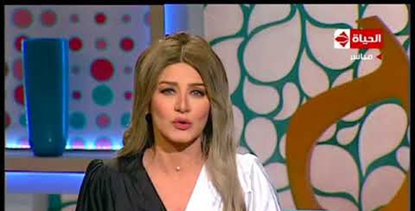المذيعة مروة ميمي
