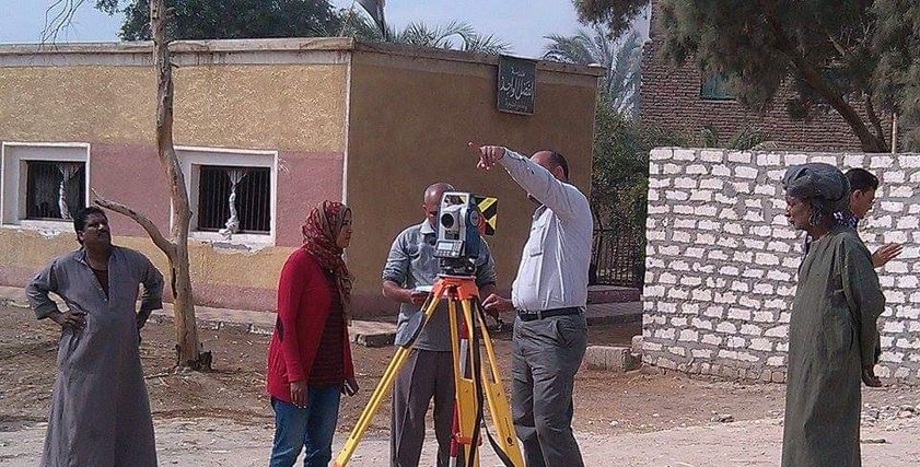 «هدية» تتابع الإنشاءات بنفسها