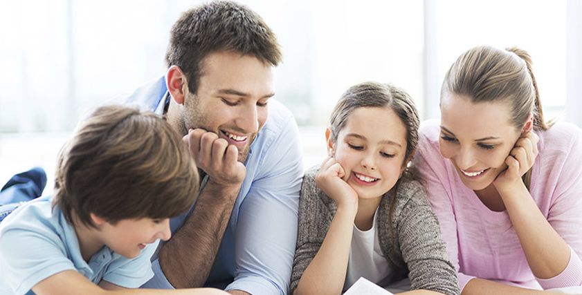 تطبيقات تساعدك على تنمية مهارات طفلك في القراءة