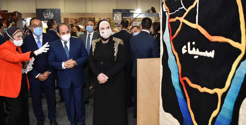زيارة الرئيس لركن سيناء بمعرض تراثنا