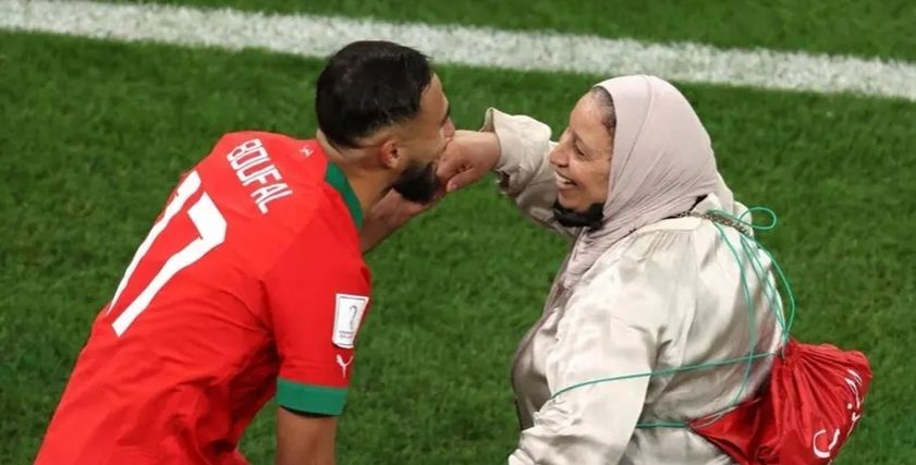 والدة سفيان بوفال