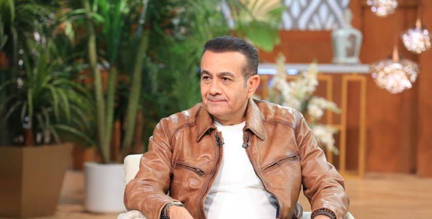 الإذاعي أسامة منير مقدم برنامج «أنا والنجوم وهواك»