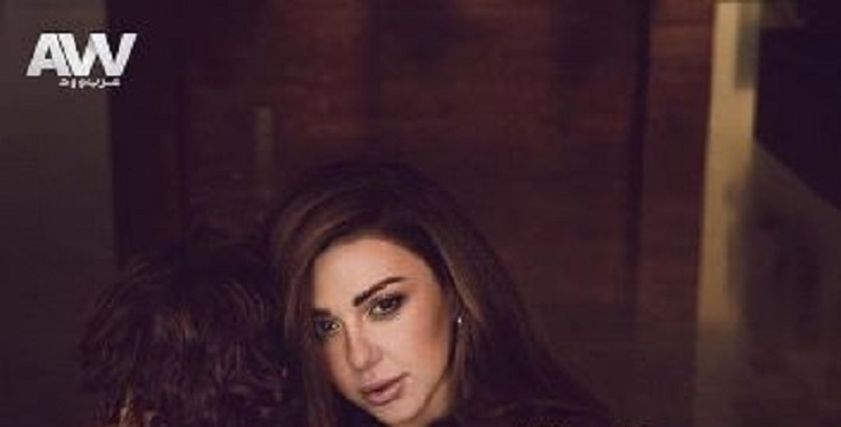 ميريام فارس وطفليها 