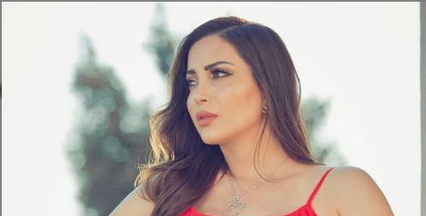 الفنانة السورية نسرين طافش