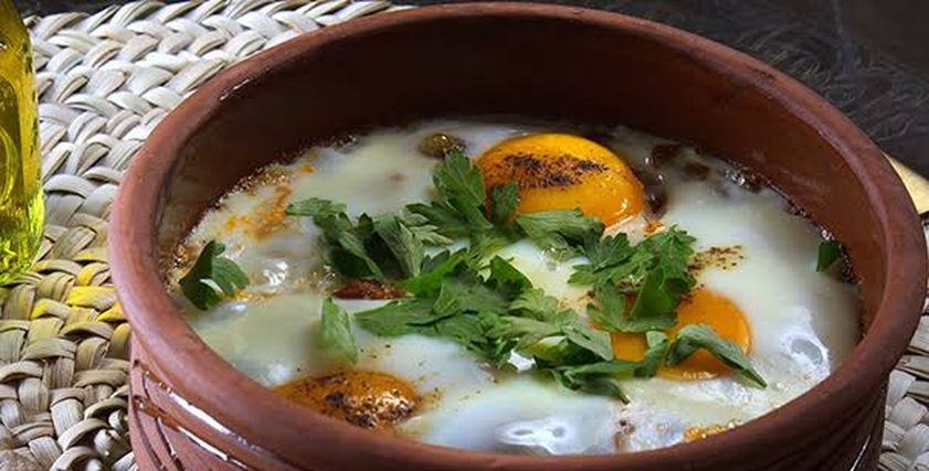 طاجن فول مدمس بالبيض