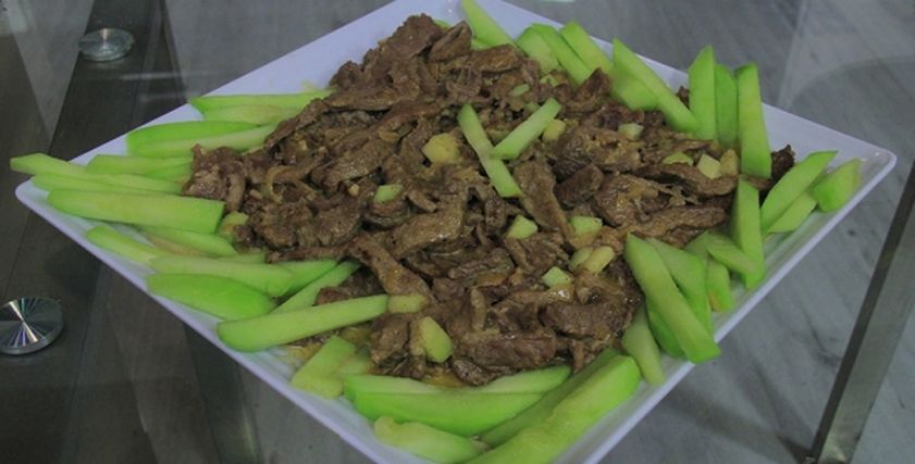 طبق ستيك بالكنتالوب