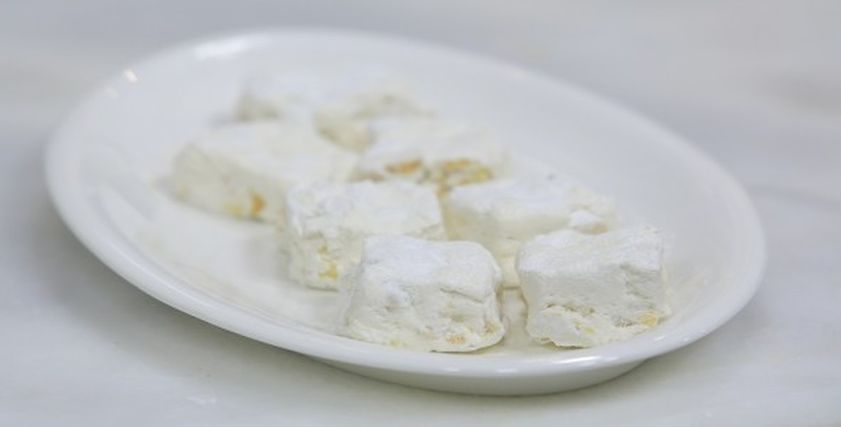طريقة عمل النوجا بالفول السوداني