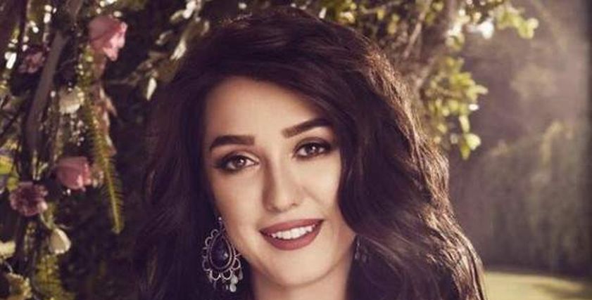 كندة علوش تمازح محمد صلاح بصورة لهما