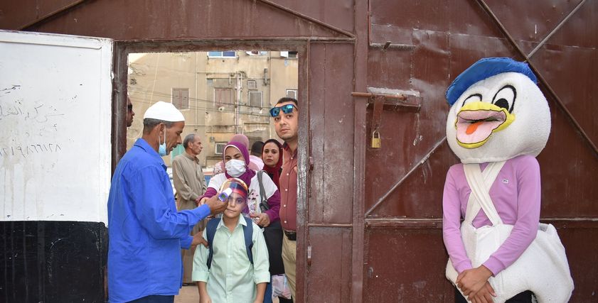 استقبال مدرسة ببني سويف للطلاب