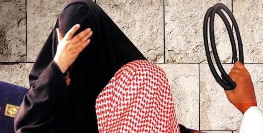 صورة أرشيفية لشاب يضرب والدته