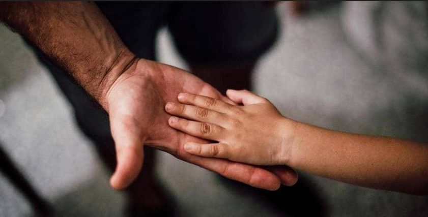 مقاطعة الأم لابنها لسلوكه غير المنضبط