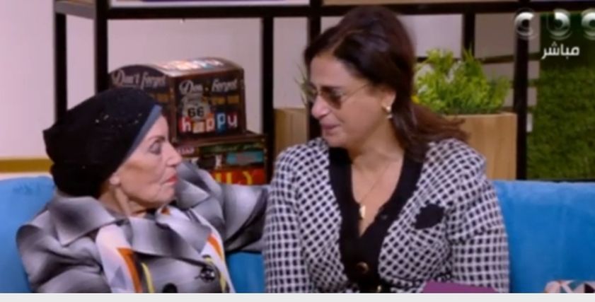 الفنانة رجاء حسين وضرتها