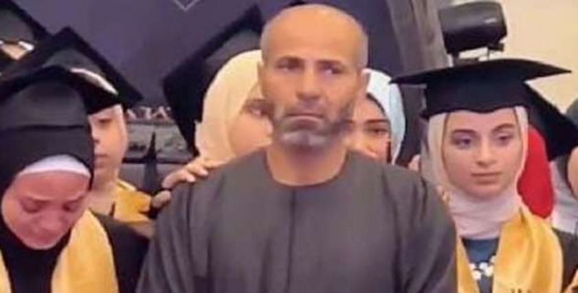 والد الطالبة أمينة عمر