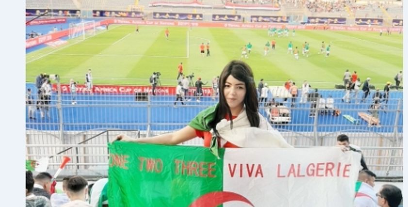 إحداهن تركت زوجها وأولادها.. مشجعات الجزائر