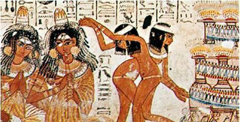 راقصة الناي والعزف