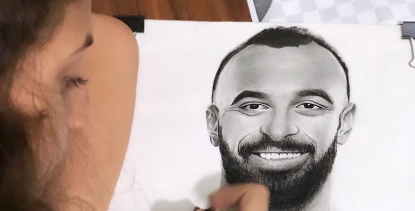 ريماس أثناء رسمها