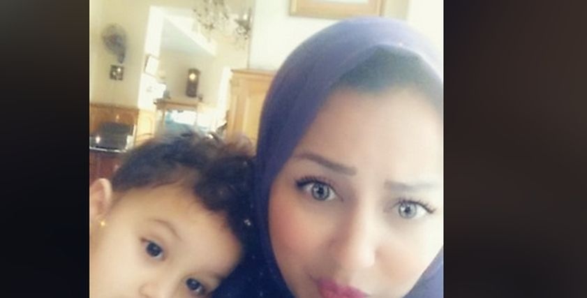 علا وطفلها