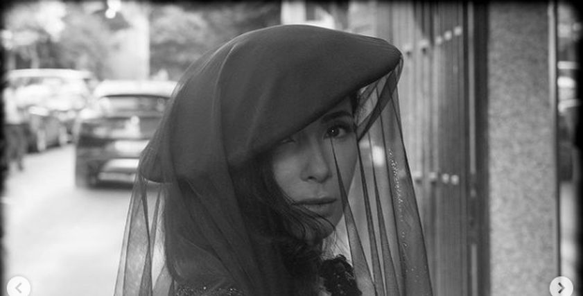 الفنانة منى زكي