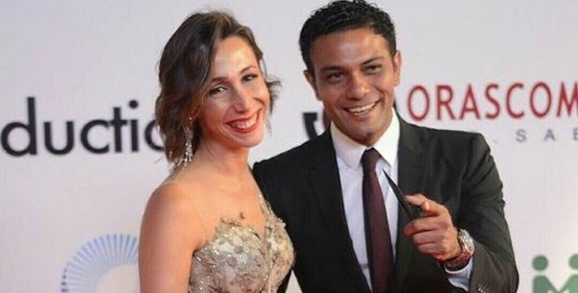 آسر ياسين وزوجته
