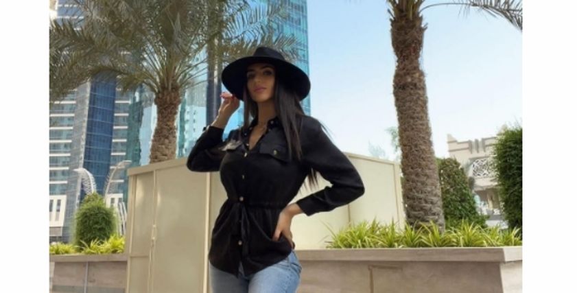 ليا مكارم خبيرة الموضة والأزياء
