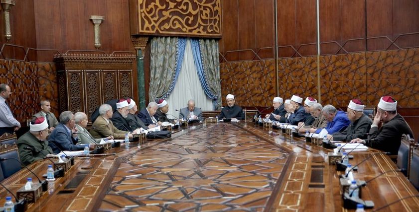 إجتماع سابق لأعضاء مجمع البحوث الإسلامية برئاسة الإمام الأكبر