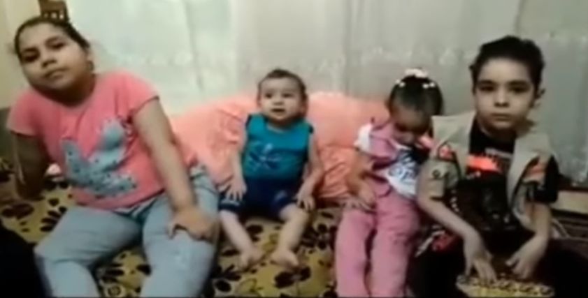 أم تستغيث لعلاج أطفالها من ضمور العضلات