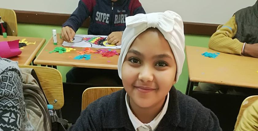 طفلة بمدرسة الصم وضعاف السمع