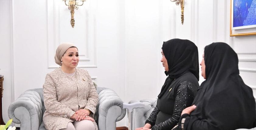 قرينة الرئيس مع نماذج ملهمات
