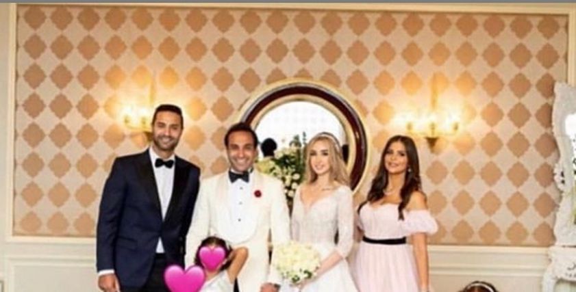 صورة عائلية لكريم فهمي وأحمد فهمي
