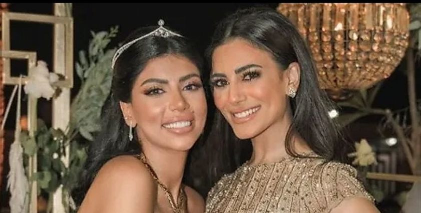 كارولين عزمي