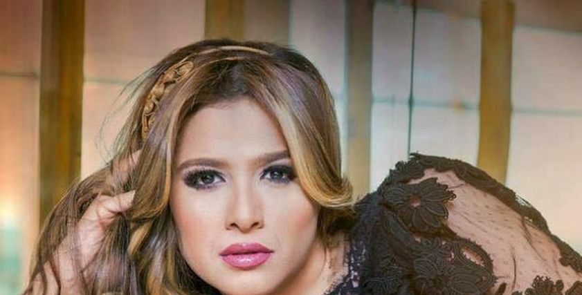 ياسمين عبد العزيز