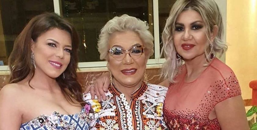 الفنانة ناهد السباعي مع والدتها والإعلامية بوسي شلبي