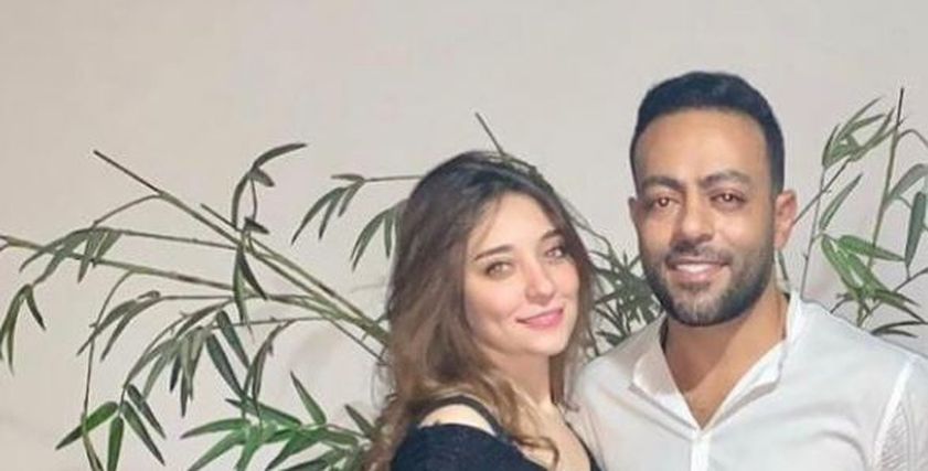 تامر عاشور وخطيبته