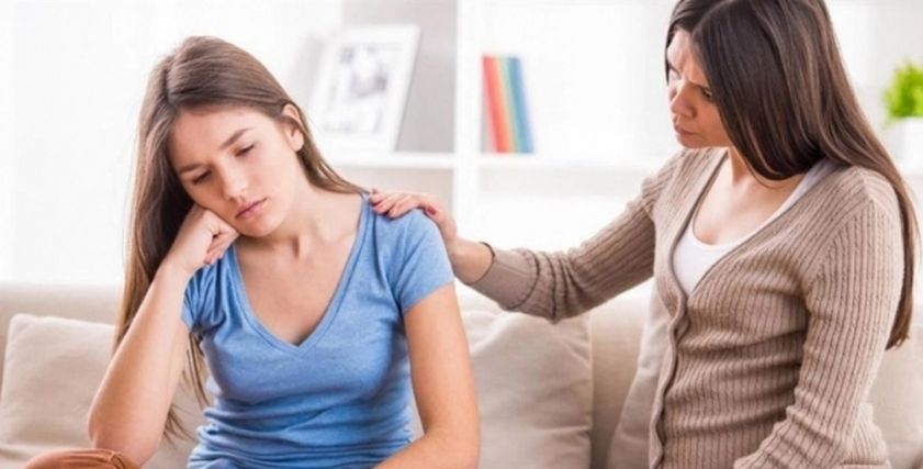 كيف تتعامل الأم مع ابنتها في مرحلة البلوغ