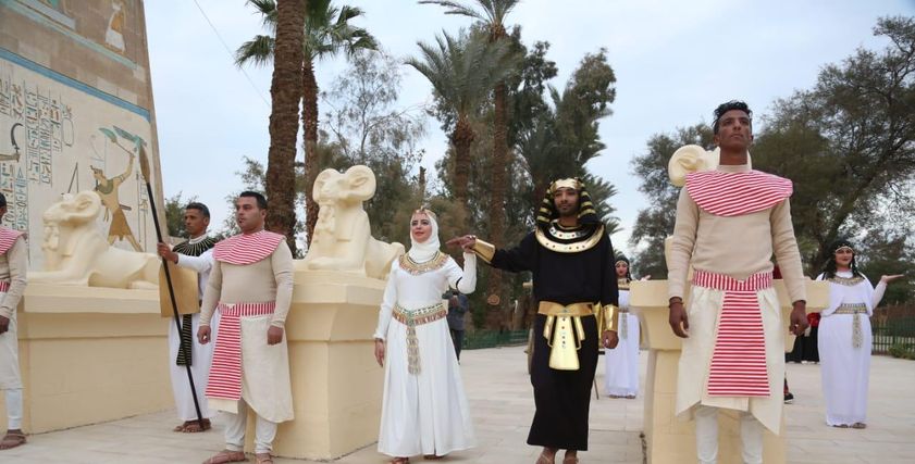 العروسان راندا وكريم
