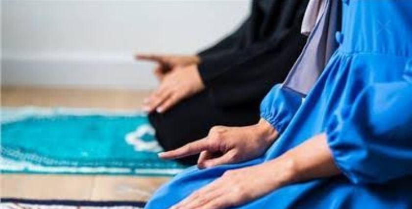 حكم تغطية القدمين للمرأة في الصلاة