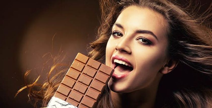 فوائد تناول الشيكولاتة للنساء