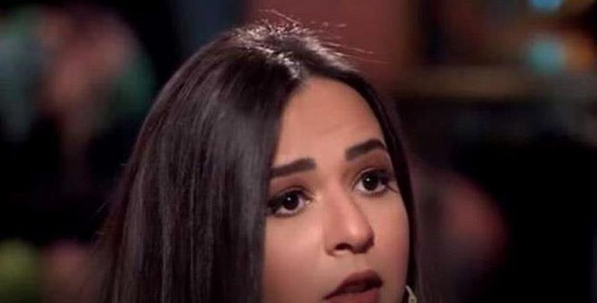 إيمي سمير غانم تخرج من الحداد بمظهر مميز