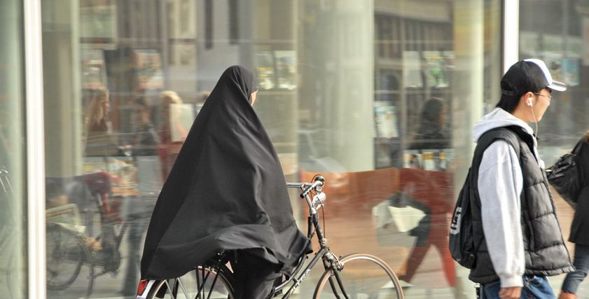 إيران