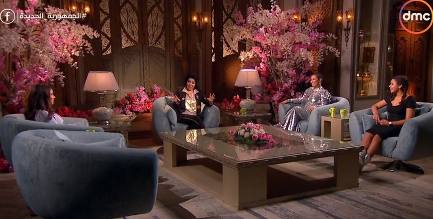 شيرين وبناتها مع صاحبة السعادة