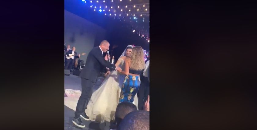 الفنان عمرو دياب
