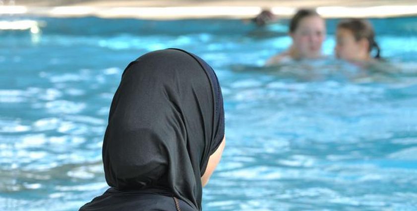 سباحة