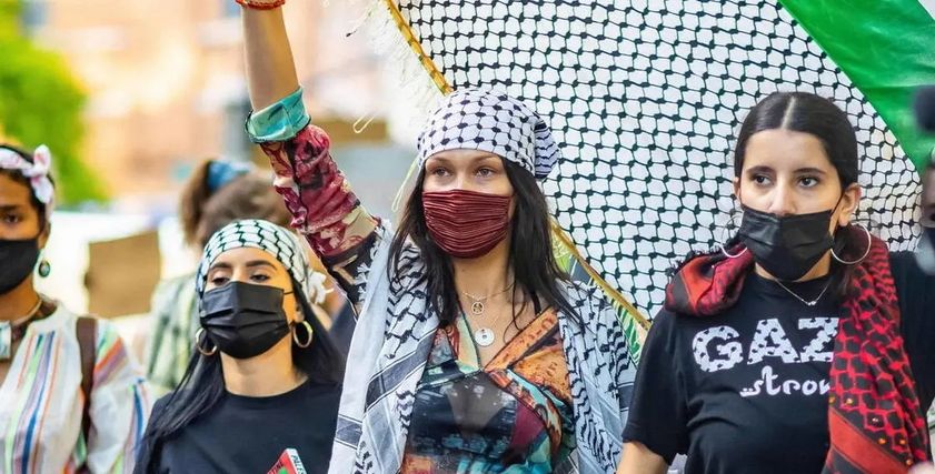 بيلا حديد تدعم فلسطين