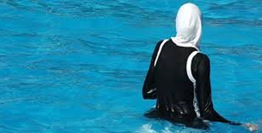 سيدة روت ما تعرضت له على يد زوجة لاعب