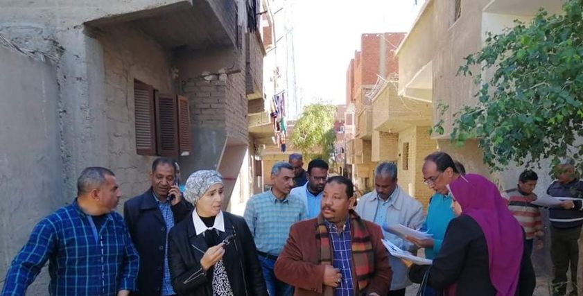 هدى المغربى رئيس مدينة سفاجا أثناء جولتها