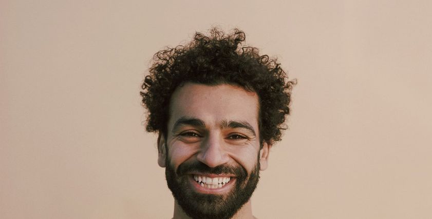 محمد صلاح في جلسة تصوير جديدة بـ ستايل سبعيناتي