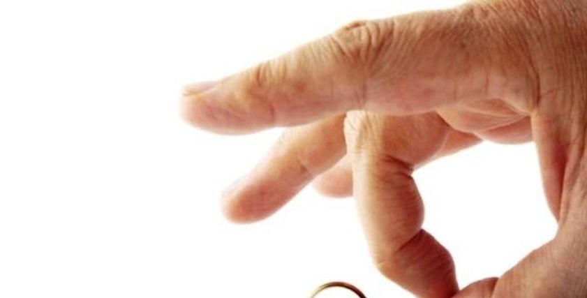 سؤال أحوال شخصية| أسباب طلاق الضرر وحقوق المرأة المترتبة عليه